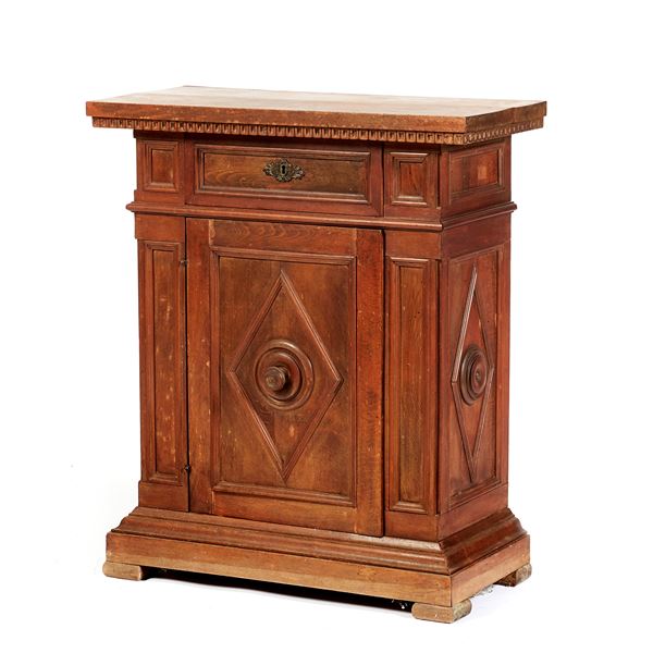 



Credenza, in stile Cinquecento