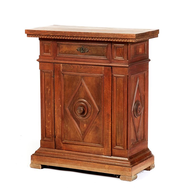 Credenza, in stile Cinquecento