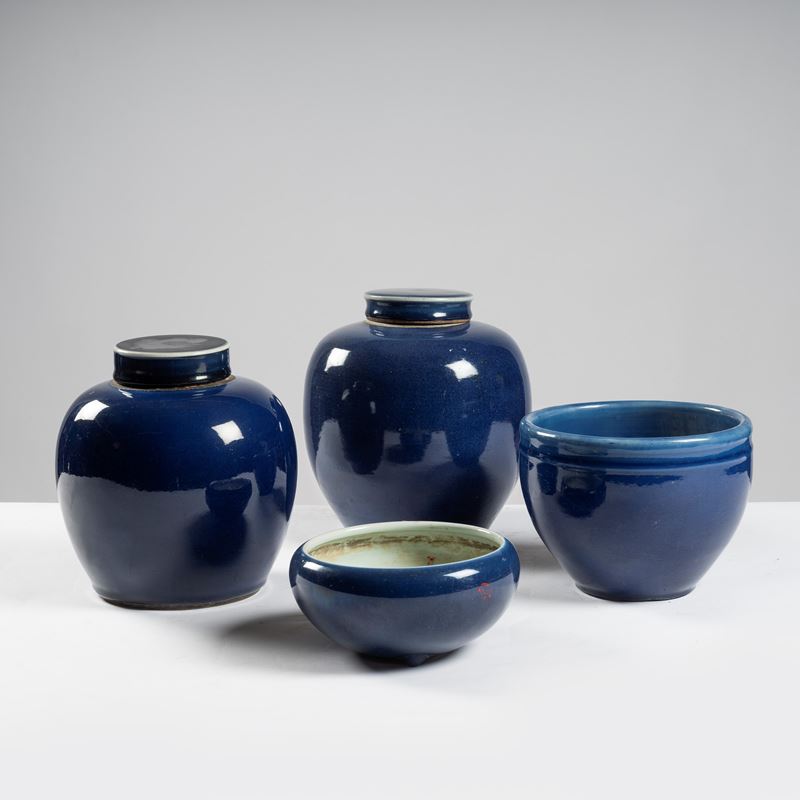 Due vasi con coperchio, Cina, sec. XIX