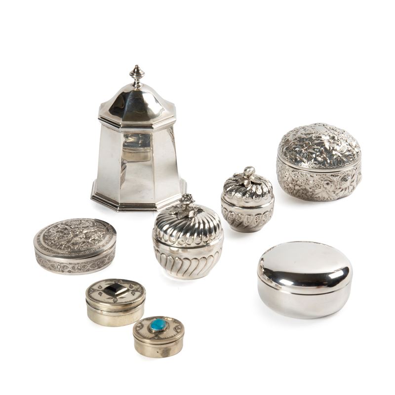 Oggetti Decorativi, Cinque Scatole e Contenitori in Argento, Sec. XX