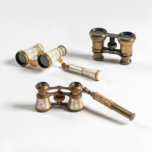 



Tre Binocoli da teatro, sec. XIX  - Asta Arredi, mobili ed oggetti d'arte - Poggio Bracciolini Casa d'Aste