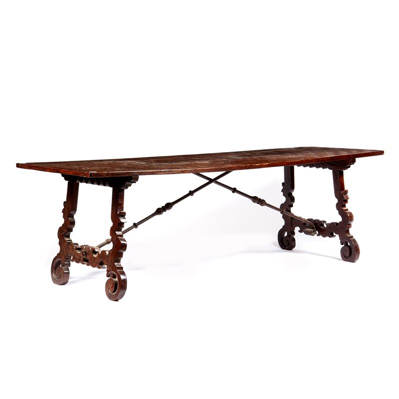 Tavolo in stile Spagna del Seicento