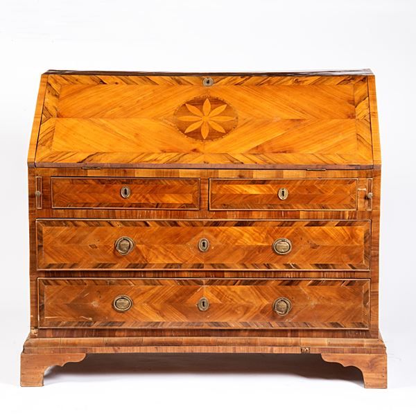 



Cassettone scrivania, Toscana, fine sec. XVIII