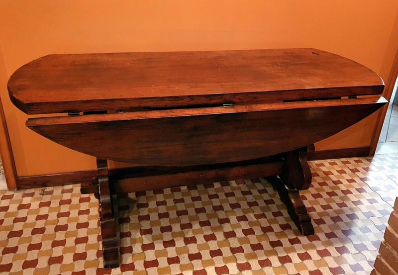 Tavolo a bandelle, in stile Settecento