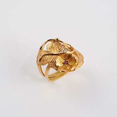 Anello in Oro Giallo 18kt e Diamanti