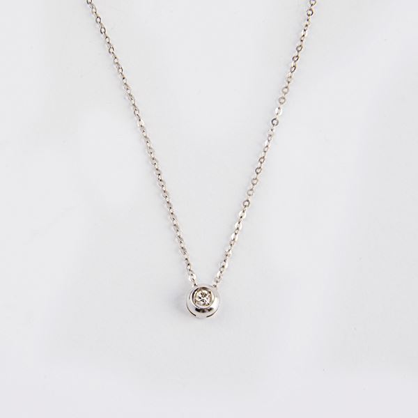 



PUNTO LUCE CON DIAMANTE 