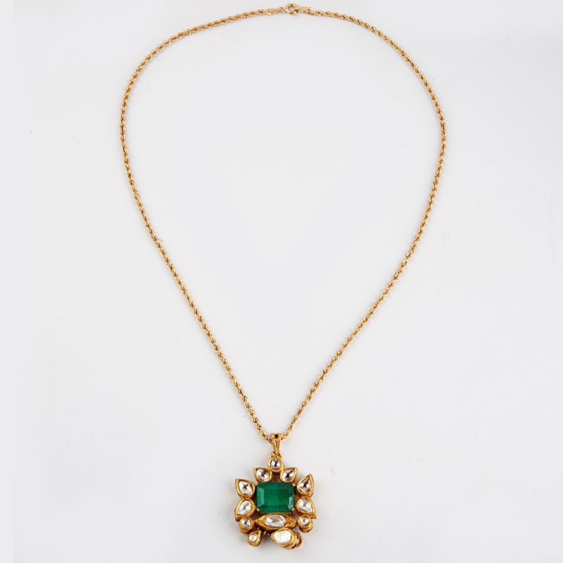Pendente in Oro Giallo 18kt, Smeraldo e Diamanti