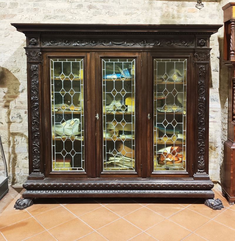 Vetrina, in stile Rinascimento