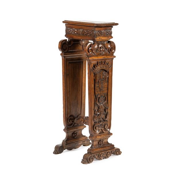 



Portabusto, sec. XVII  - Asta Mobili, arredi, dipinti e oggetti d'arte - Poggio Bracciolini Casa d'Aste