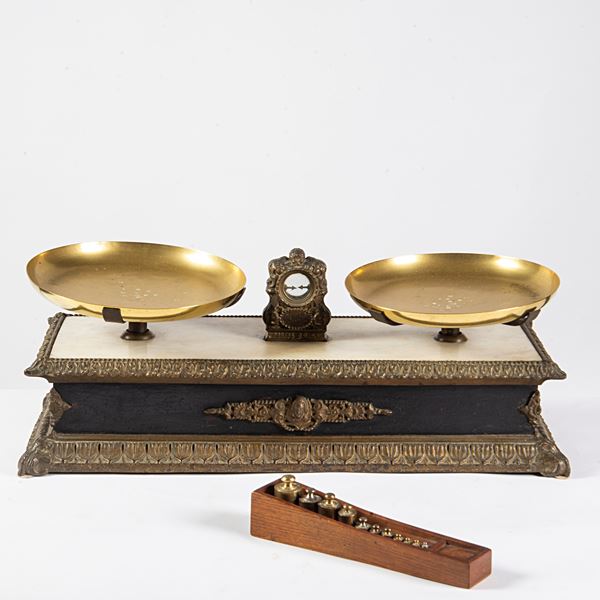 



Bilancia da tavolo, sec. XIX