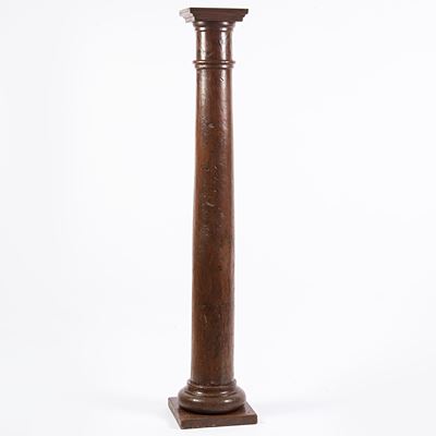 Colonna del XVIII secolo in noce
