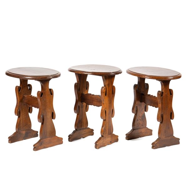 



Tre tavolini, sec. XIX  - Asta Mobili, arredi, dipinti e oggetti d'arte - Poggio Bracciolini Casa d'Aste