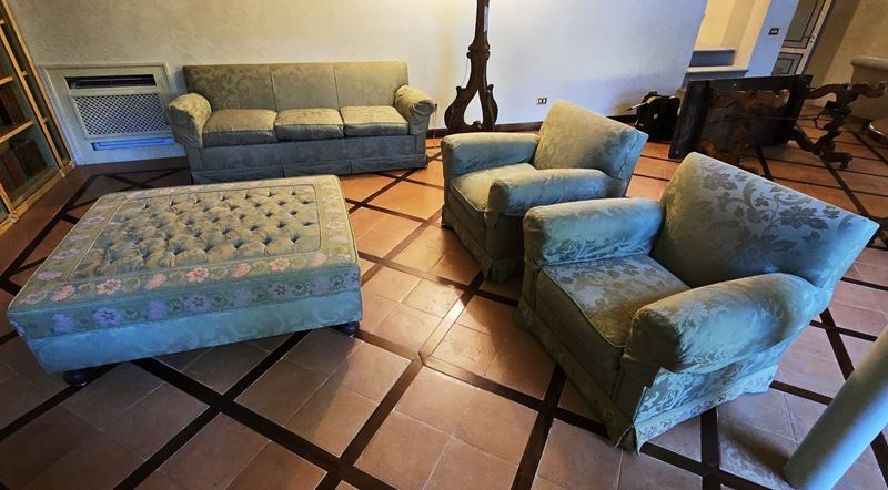 Divano, due poltrone e un puff, sec. XX