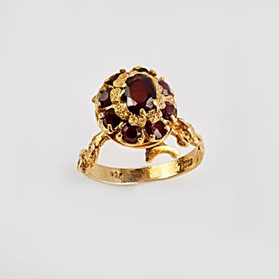 Anello in Oro Giallo 18kt e Granati