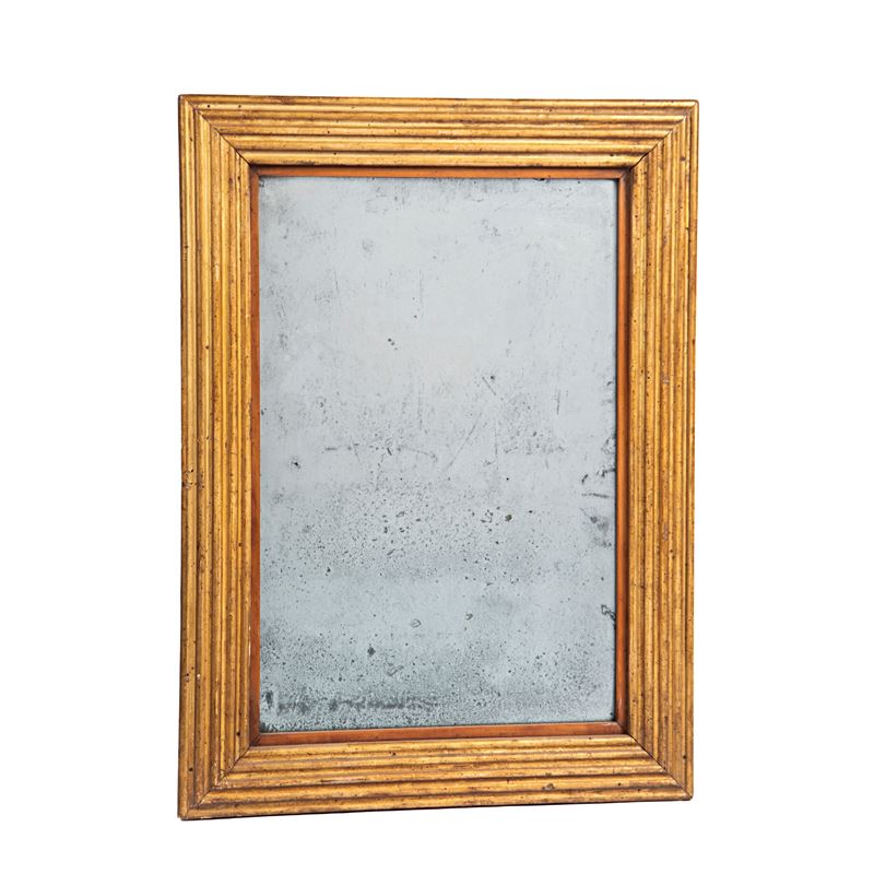 Specchio del XIX secolo, cornice dorata e lavorata