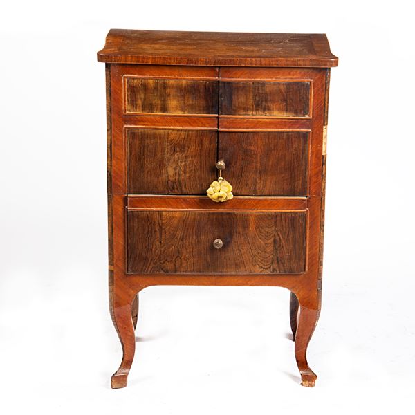 



Comodino, sec. XVIII 