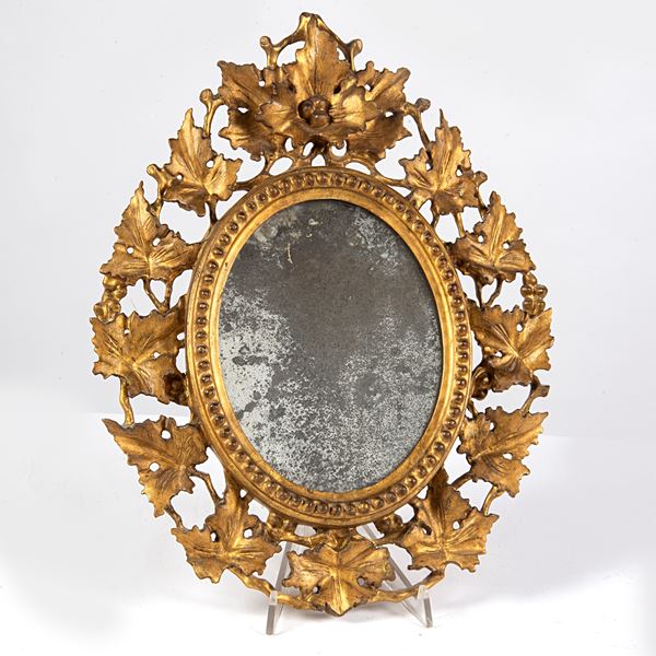 



Piccola specchiera, sec. XIX