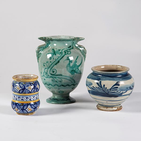 



Tre vasi, dal sec. XVIII al sec. XIX 