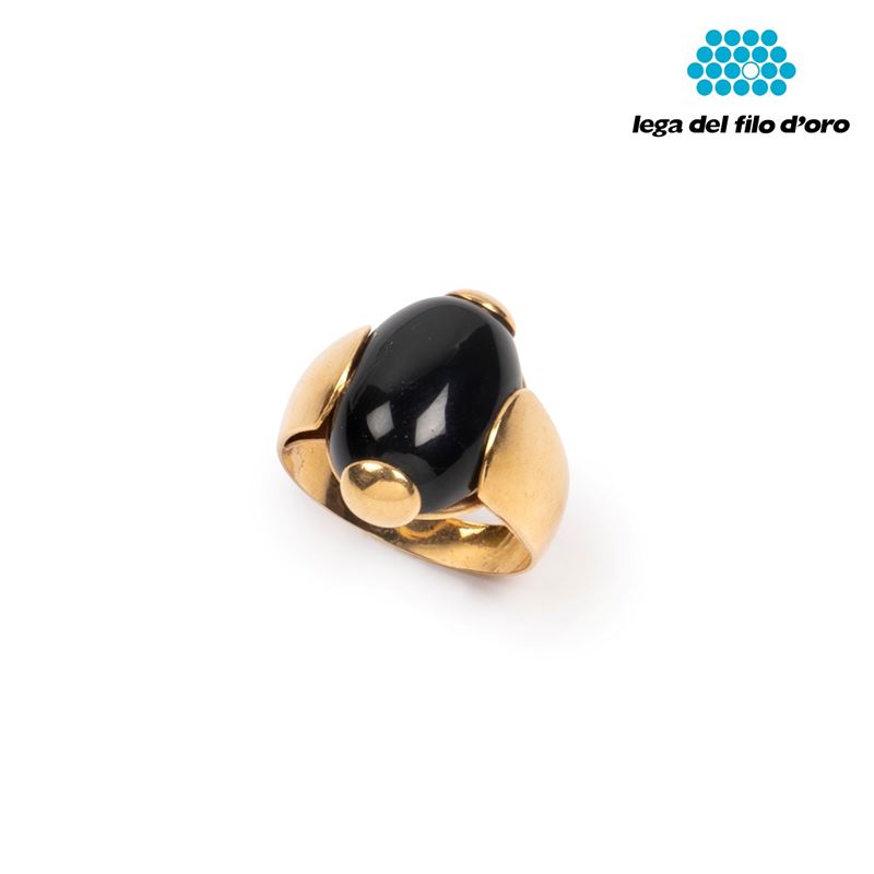 ANELLO IN ORO GIALLO 18KT E ONICE