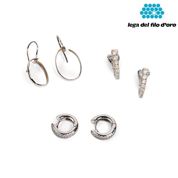 



TRE PAIA DI ORECCHINI IN ORO BIANCO 18KT 