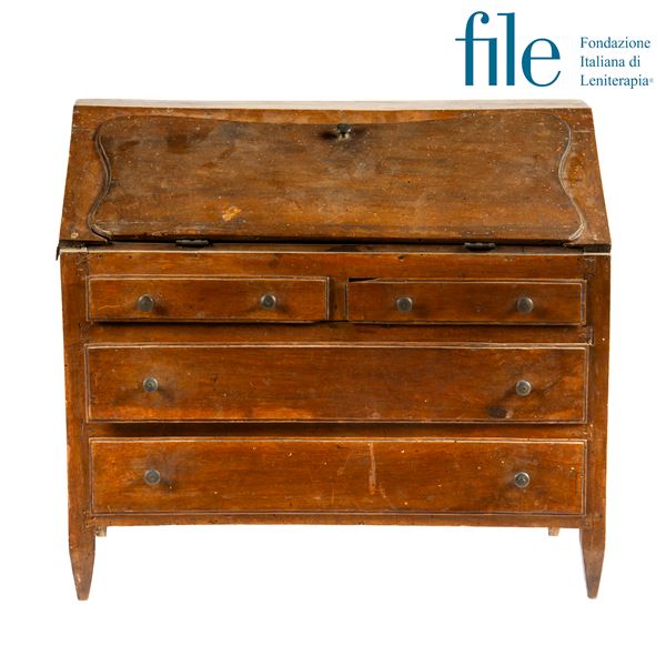 Modellino di ribalta, sec. XVIII  - Asta Mobili, arredi, dipinti e oggetti d'arte - Poggio Bracciolini Casa d'Aste