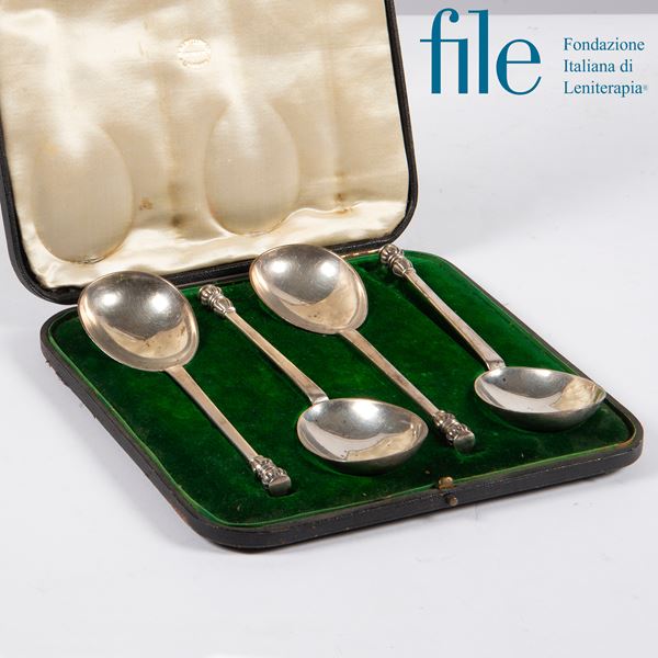 Quattro cucchiai per confetti, Londra 1903