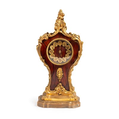Orologio da tavolo, Francia, inizio XX secolo, struttura in finto legno con base in onice