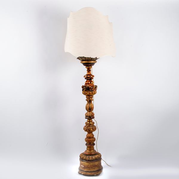 



Lume da terra realizzato con elementi del sec. XVII