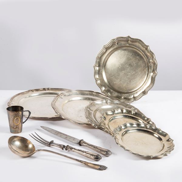 



Un ramaiolo e due piatti, sec. XX