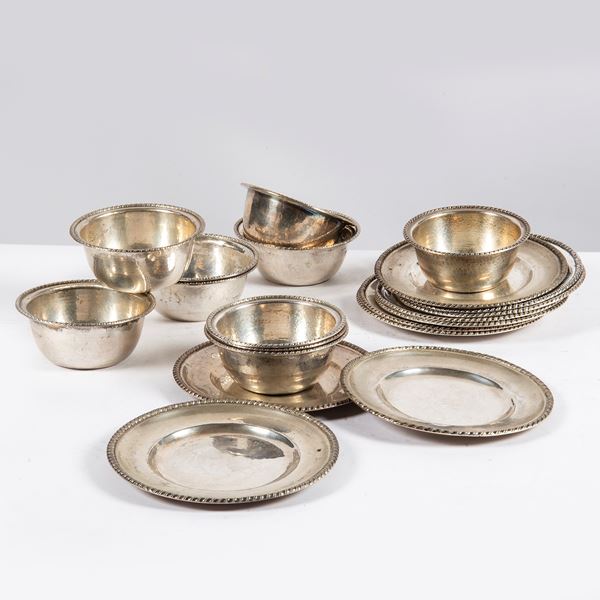 



Dieci coppette e dieci piattini, sec. XX