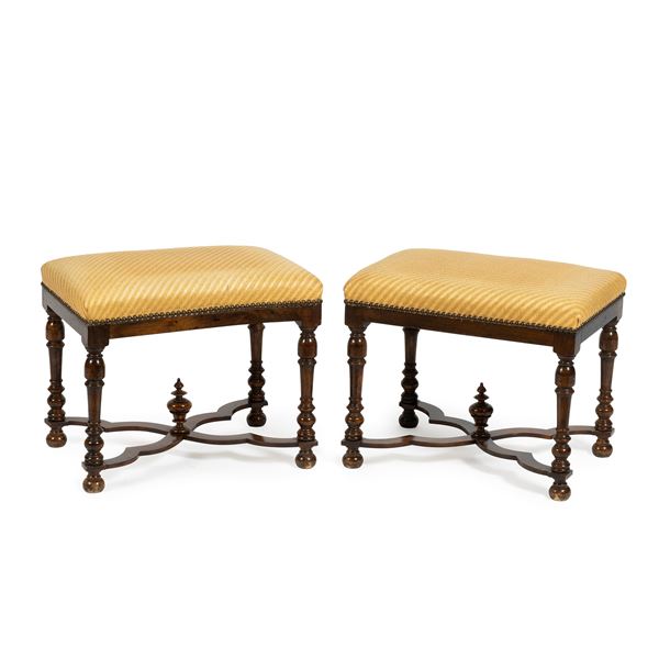 



Coppia di panchetti, sec. XIX