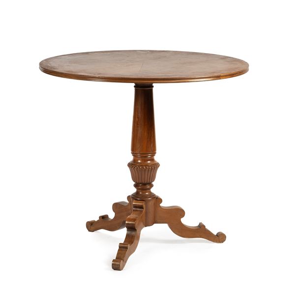 



Tavolino circolare, sec. XX  - Asta Arredi, mobili ed oggetti d'arte - Poggio Bracciolini Casa d'Aste