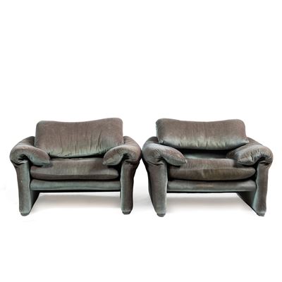 Cassina, Coppia di poltrone modello Maralonga