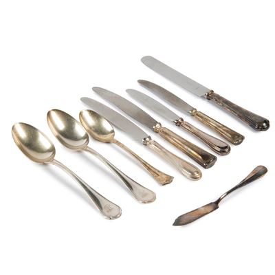 Complesso di posate in metallo, assortimento di vari modelli