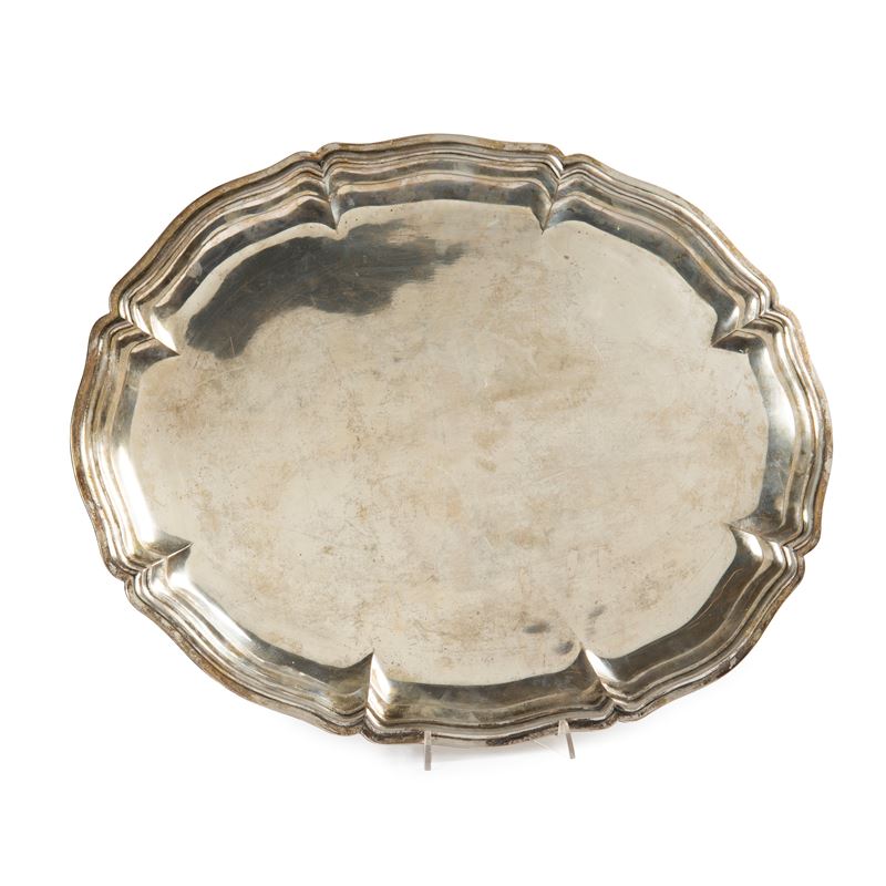 Vassoio in argento, forma ovale, secolo XX