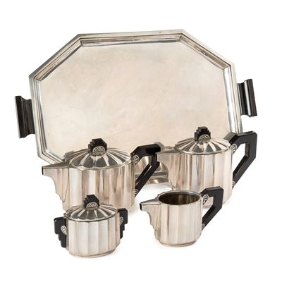 Servizio da tè e caffè, argento 800, composto da teiera, caffettiera, lattiera, zuccheriera e vas...