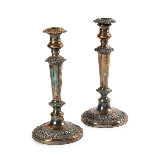 



COPPIA DI CANDELIERI, SEC. XX