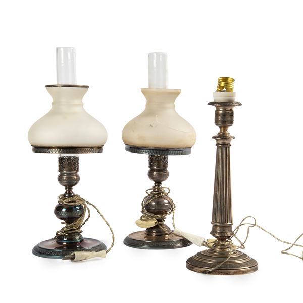 



COPPIA DI CANDELIERI, E CANDELIERE SEC. XX