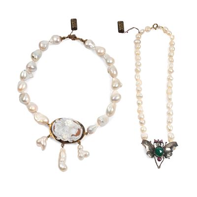 Collana girocollo in argento dorato con perle barocche e cammeo ovale
