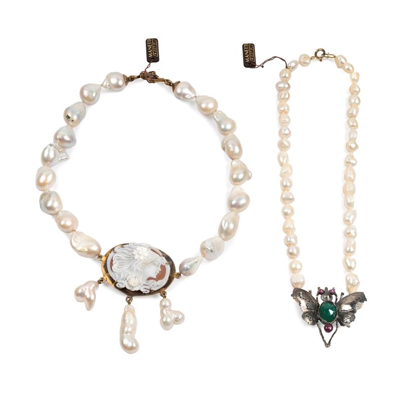 Collana girocollo in argento dorato con perle barocche e cammeo ovale