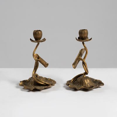 Coppia di candelieri, metallico dorato, XX secolo