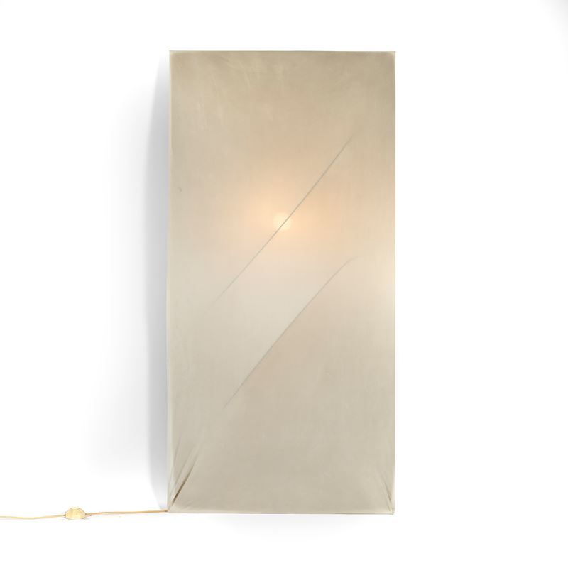 Kazuhide Takahama, Lampada da parete modello SAORI, produzione Sirrah