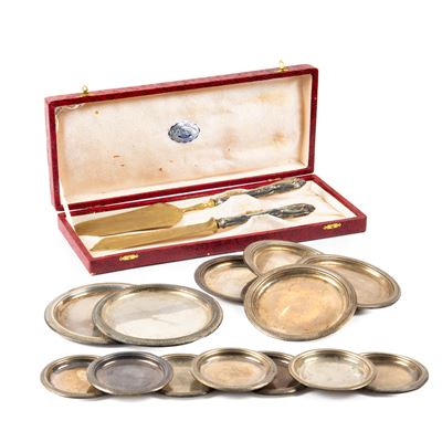 Quindici piattini in argento, vari diametri, complessivi g 500