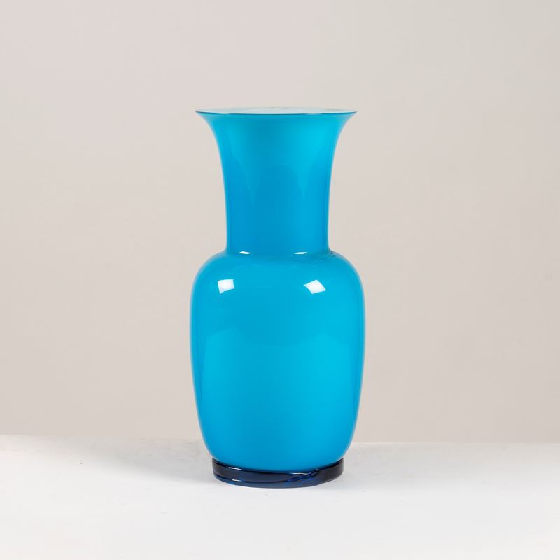 Venini, Vaso in vetro azzurro, Murano, XX secolo