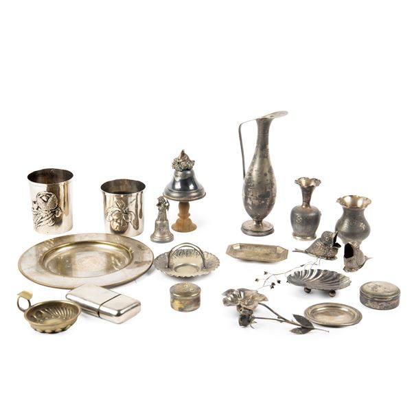 



TRENTACINQUE OGGETTI