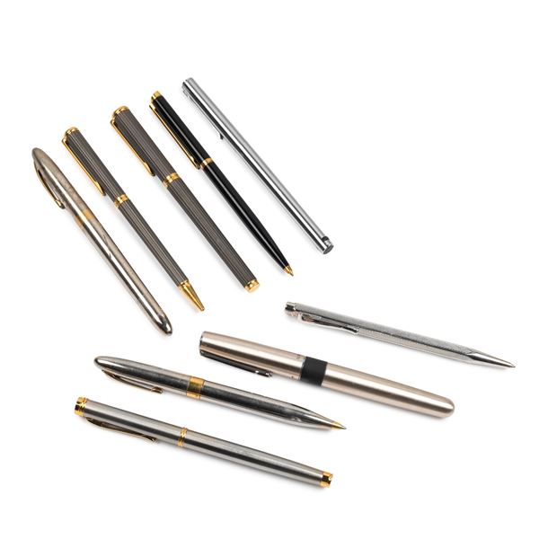 



TRE PENNE STILOGRAFICHE, QUATTRO BIRO E DUE PORTAMINE 