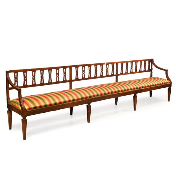 



Divano, stile Settecento