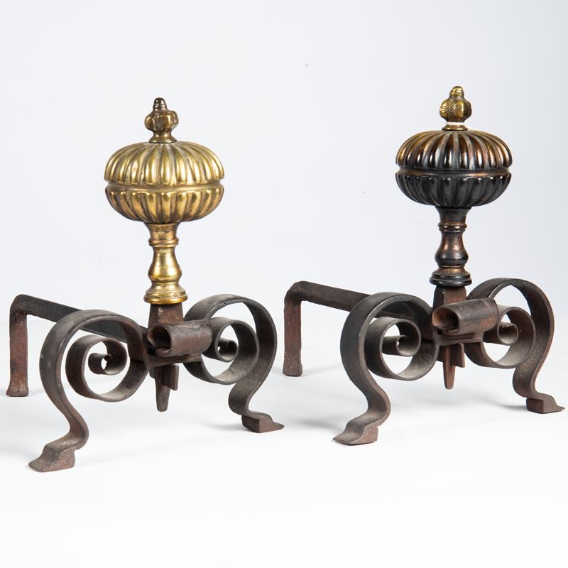 Coppia di alari, bronzo con finali in ottone, secolo XVIII