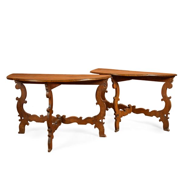 



Coppia di console demilune, sec. XVIII