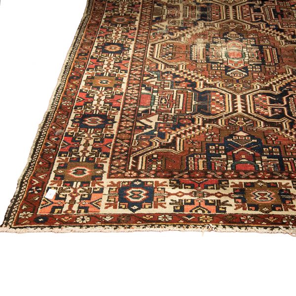 



Grande tappeto caucasico, inizi sec. XX